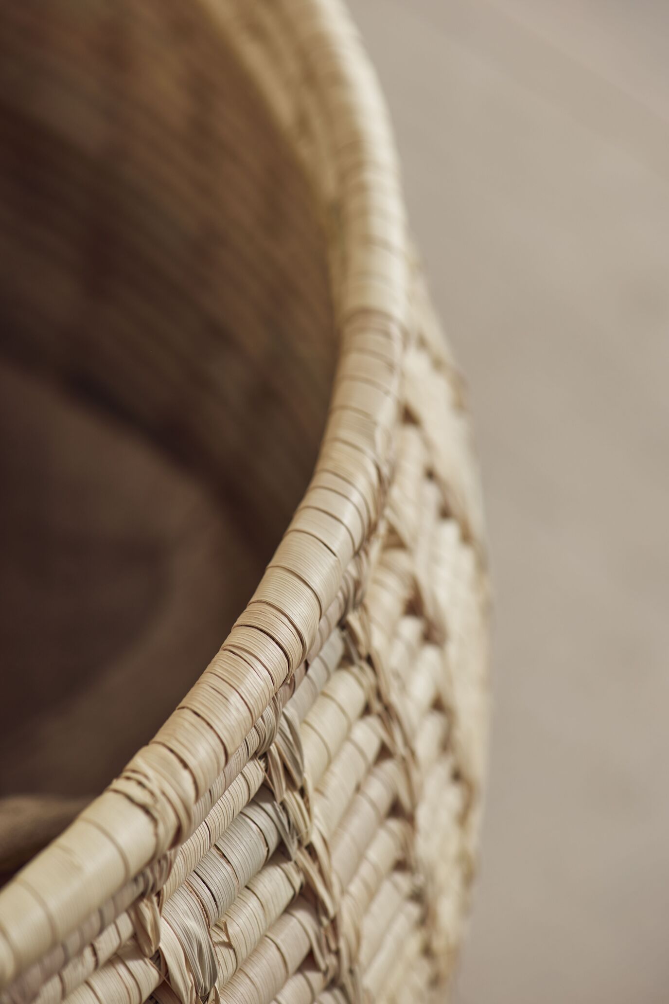 Košík TULIP s palmovými listami