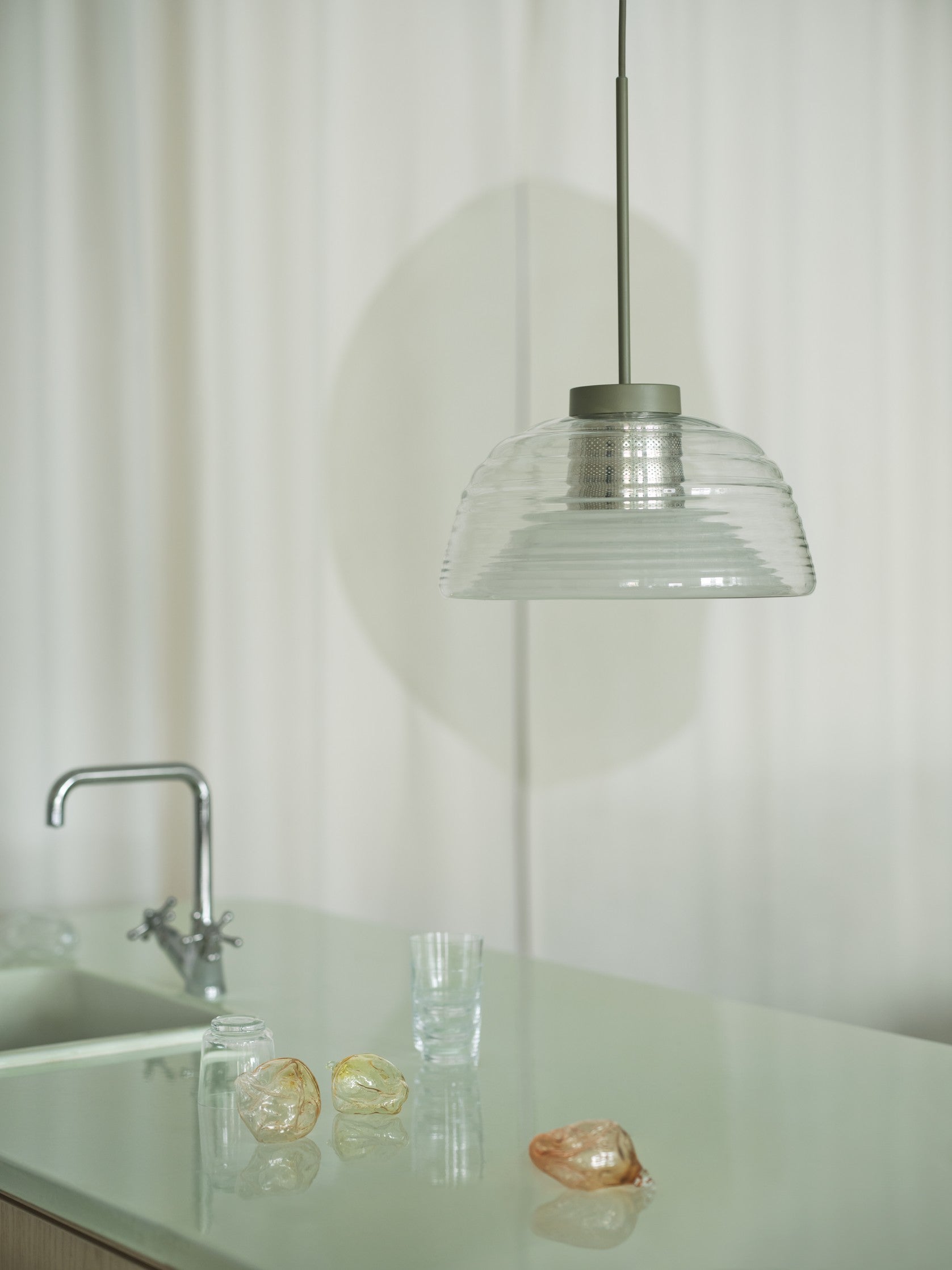 Závesná lampa TWO-LAYER olivová