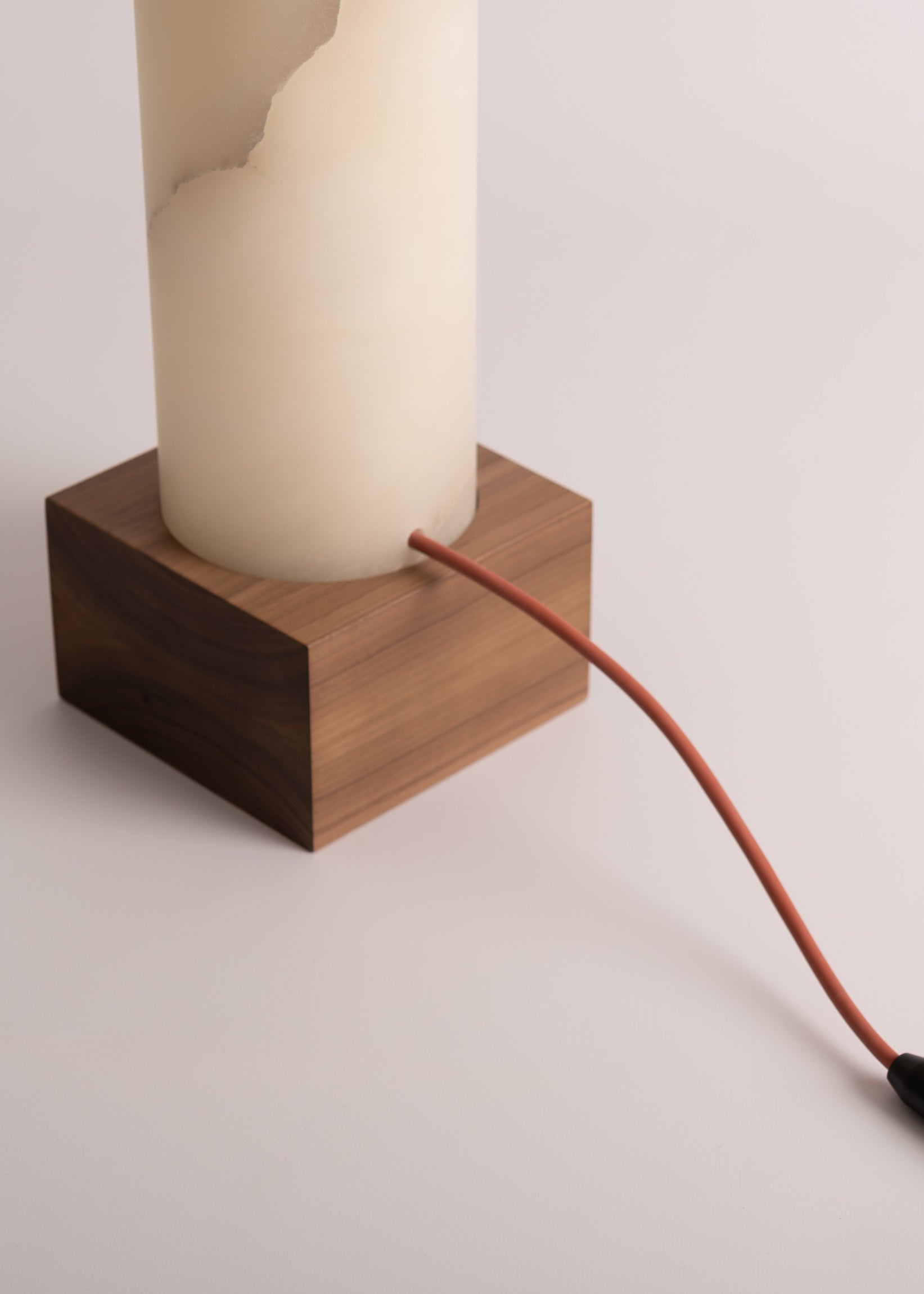 PURA KELO Table Lamp White Alabaster