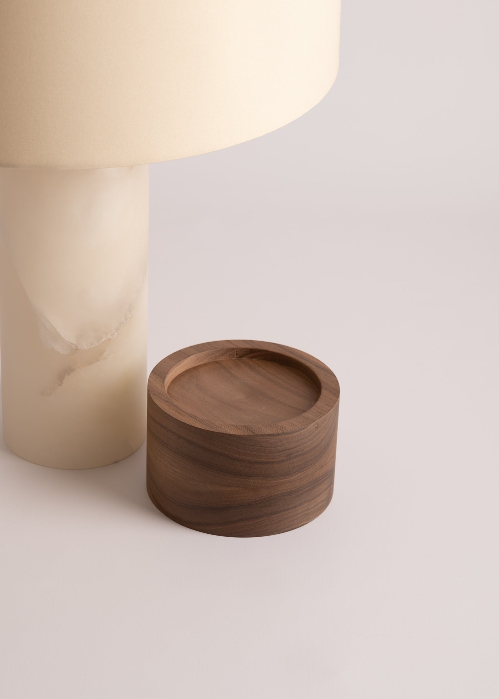 PURA KELO Table Lamp White Alabaster