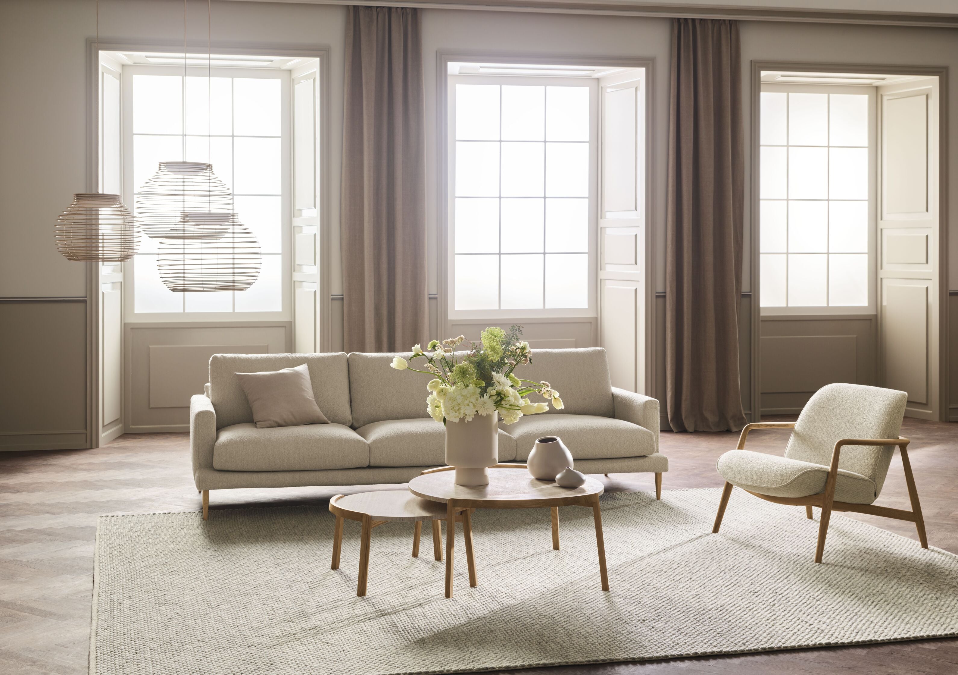 Pohovka 2,5-miestna VENEDA SLIM tmavý podstavec