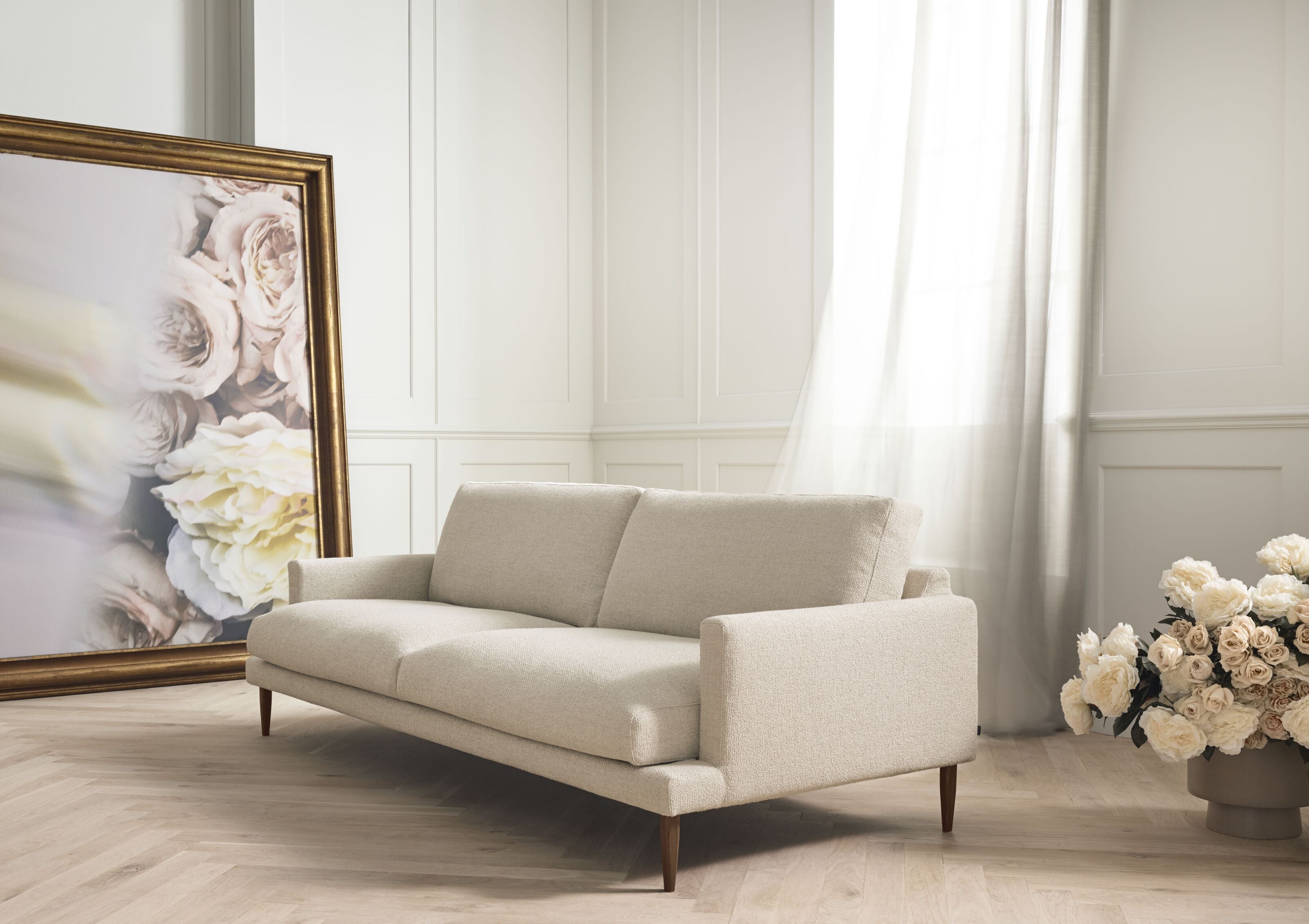 Pohovka pre 4 osoby VENEDA SLIM s dubovým podstavcom