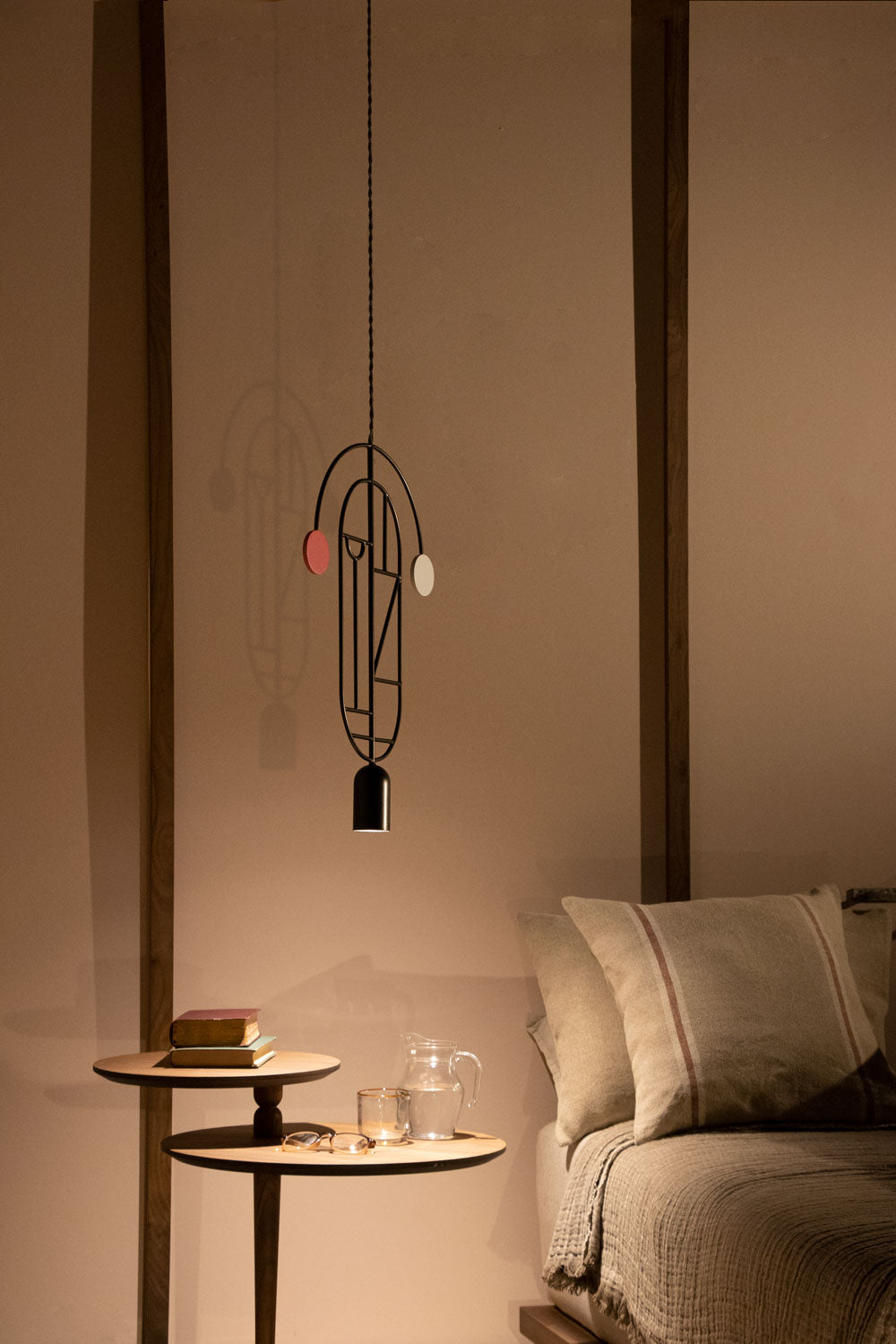 WOODEN DOTS WD07 pendant lamp in graphite with walnut wood