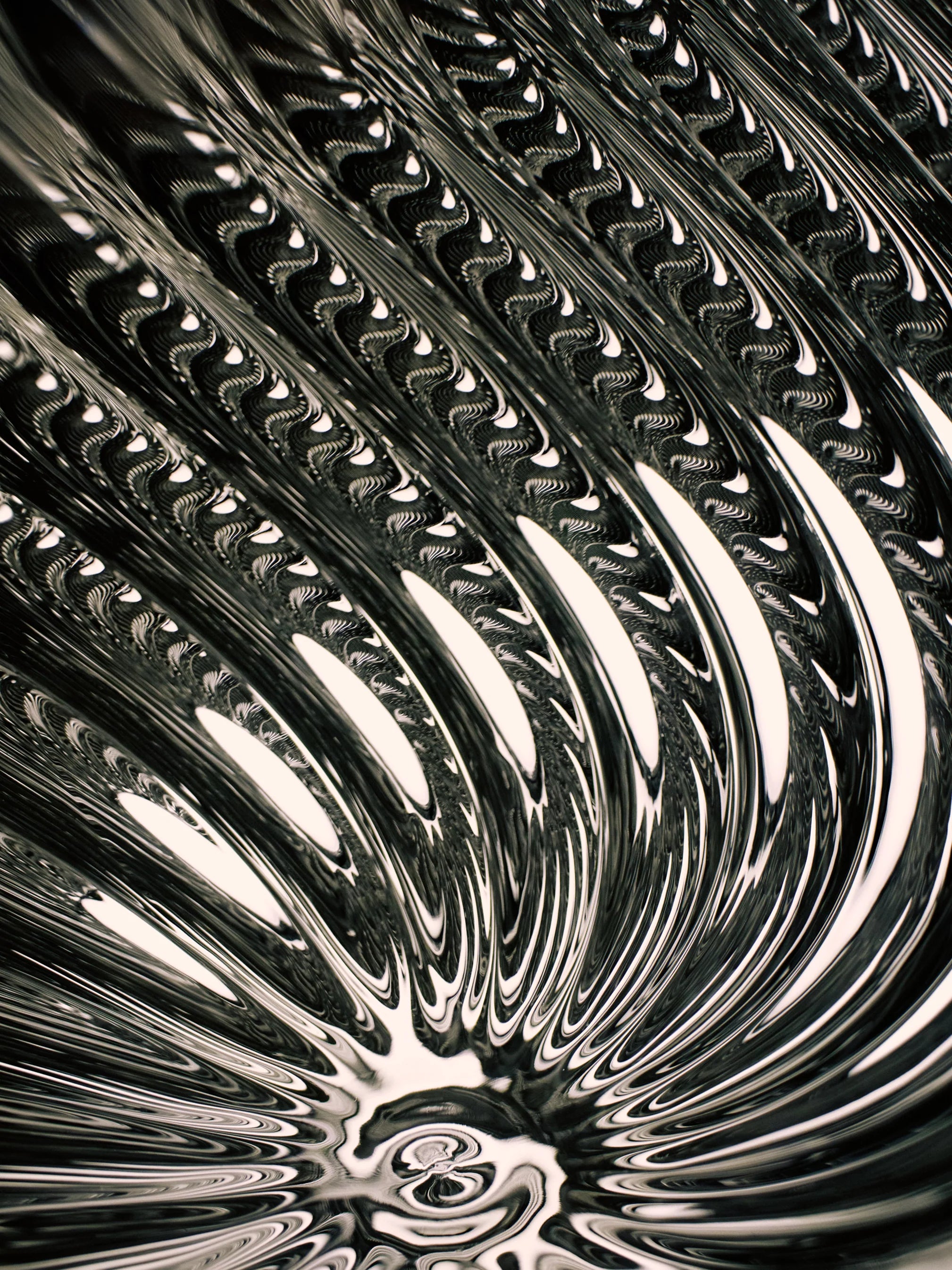 Podlahová lampa WHIRL FAT CONE strieborná so strieborným podstavcom