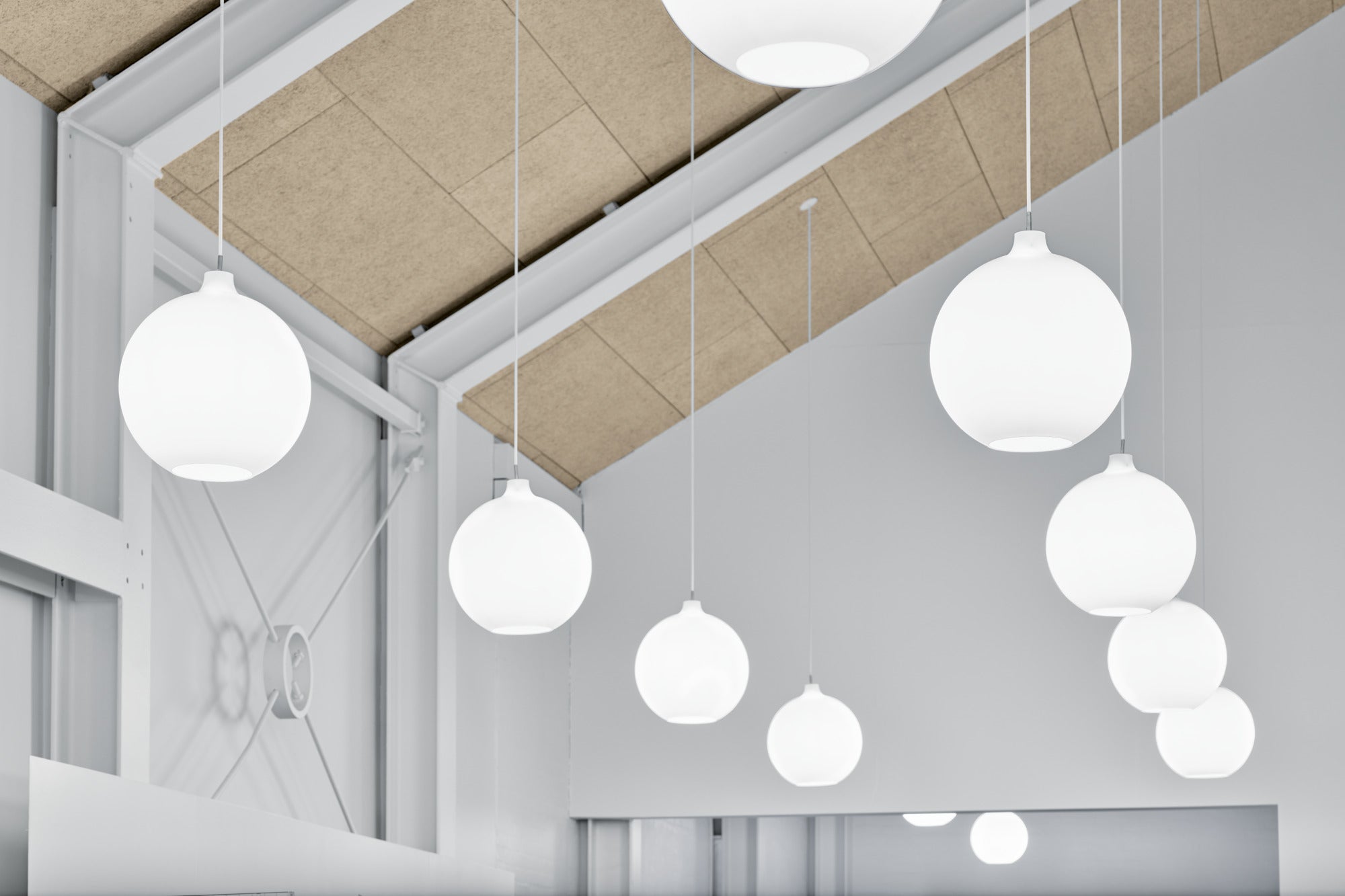 WOHLERT pendant lamp white glass