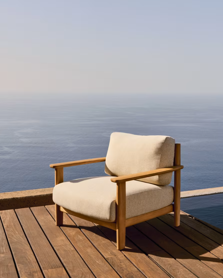 Fotel TIRANT béžový s drevenou základňou