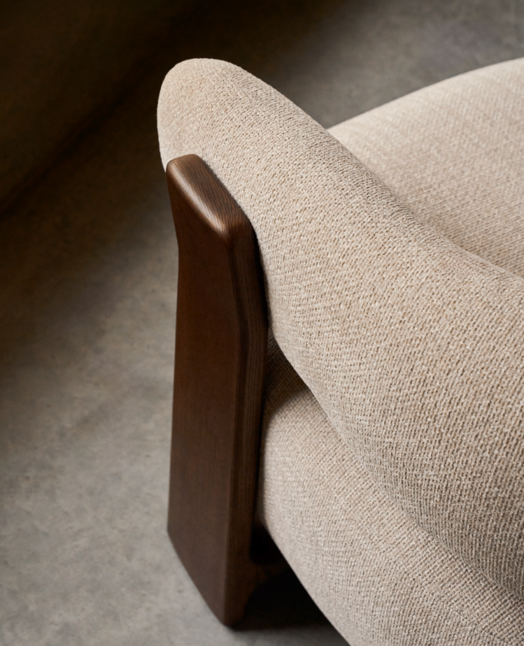 GRANITE armchair in beige chenille with a dark ash base