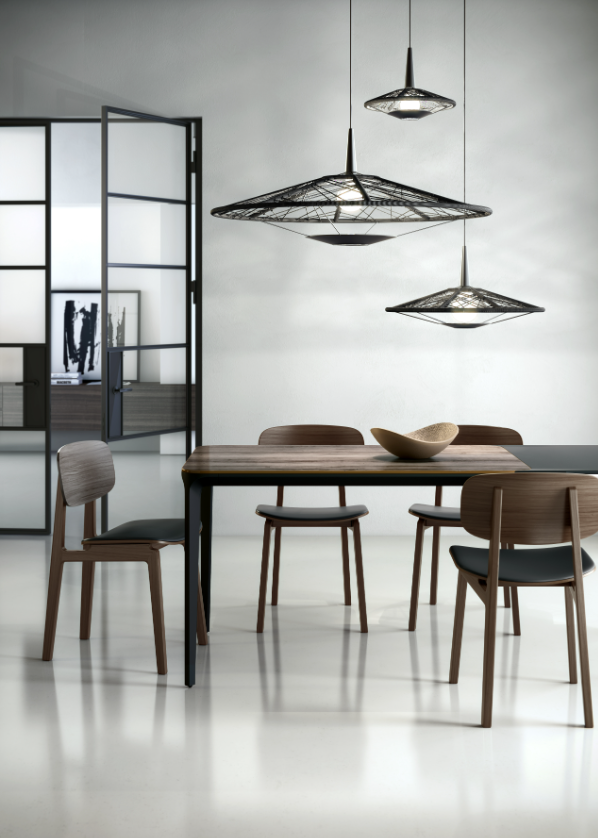 Závesná lampa CARPA čierna