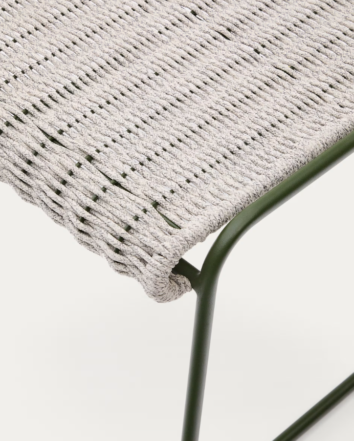 Záhradný podnožník MAURINA šedý so zeleným oceľovým podstavcom