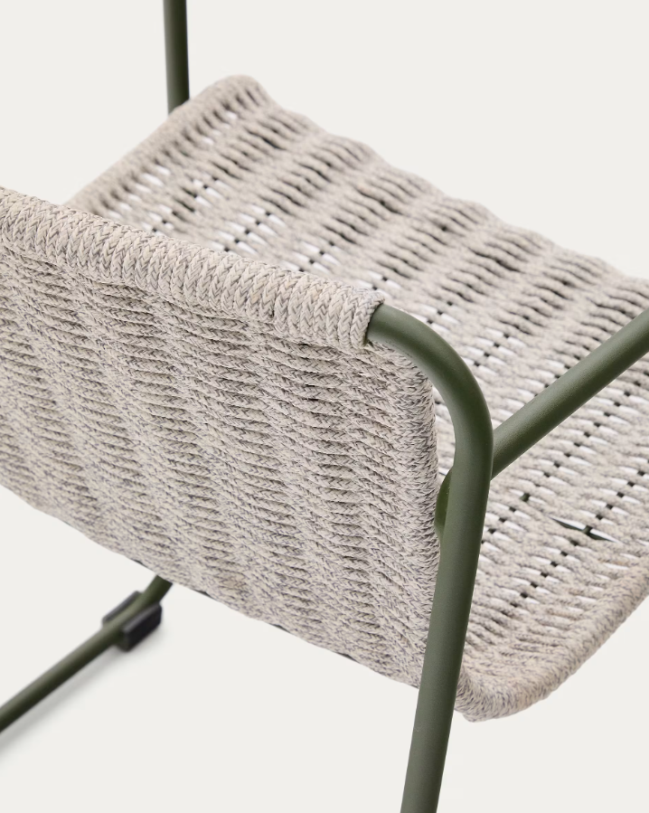 Záhradná stolička MAURINA šedá so zeleným oceľovým podstavcom