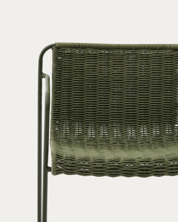 External Hocker Maurina Zielony with a green steel base