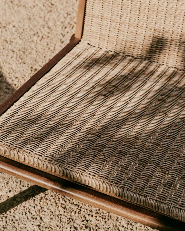 Záhradné kreslo ITANI z akáciového dreva s ratanovým sedadlom