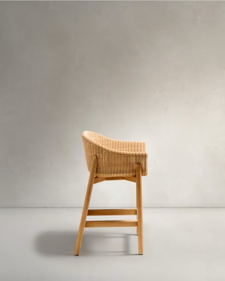 Exteriérový hoker GALEA z teakového dreva s ratanovým sedadlom