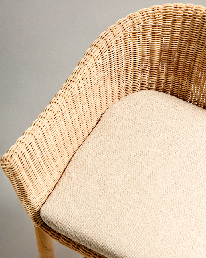 Exteriérový hoker GALEA z teakového dreva s ratanovým sedadlom