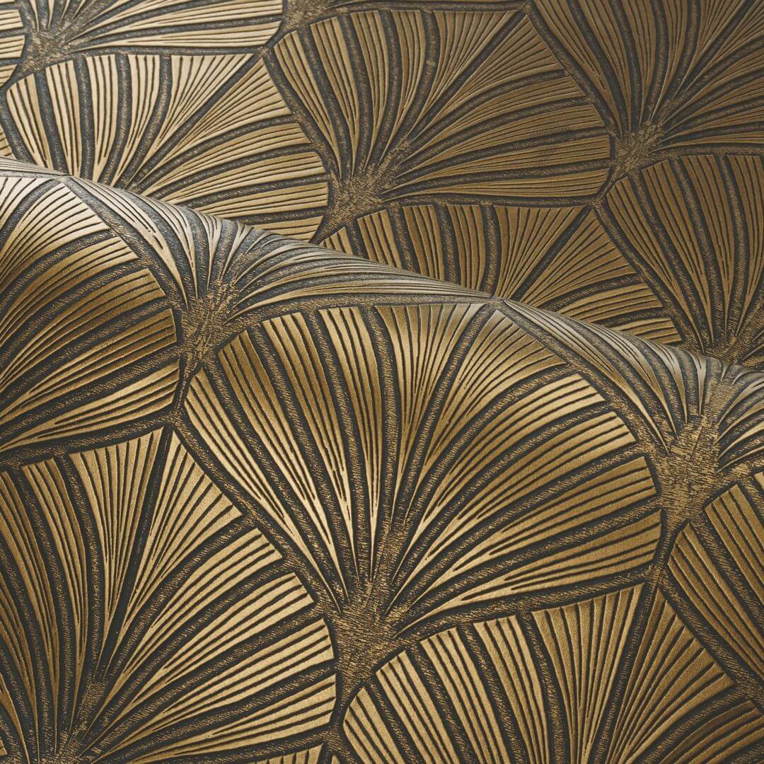 Metallic structural wallpaper with a plant leaf motif NEREIDES - NOIR/DORÉ black with gold