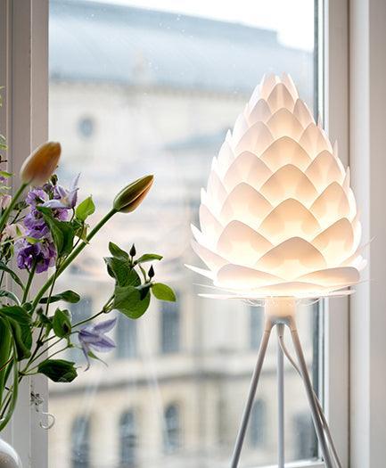 Abażur CONIA biały UMAGE Eye on Design