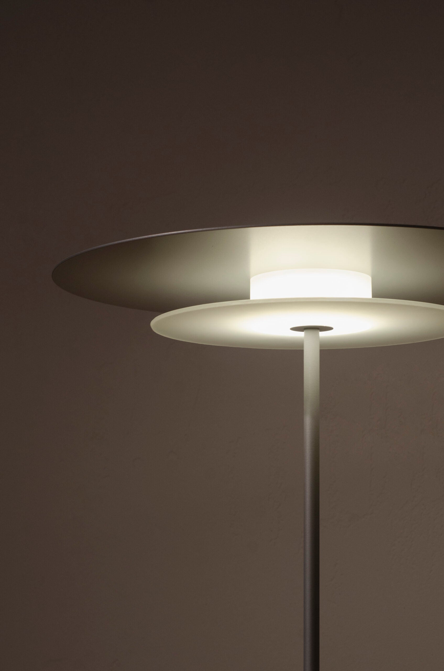 Personalized AEROPLAN floor lamp