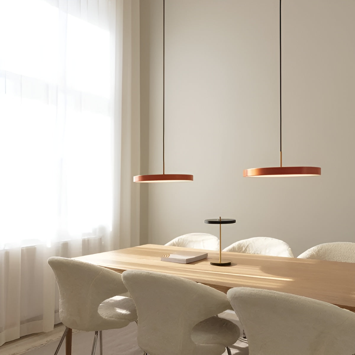 Závesná lampa ASTERIA PLUS oranžová so zlatým doplnkom