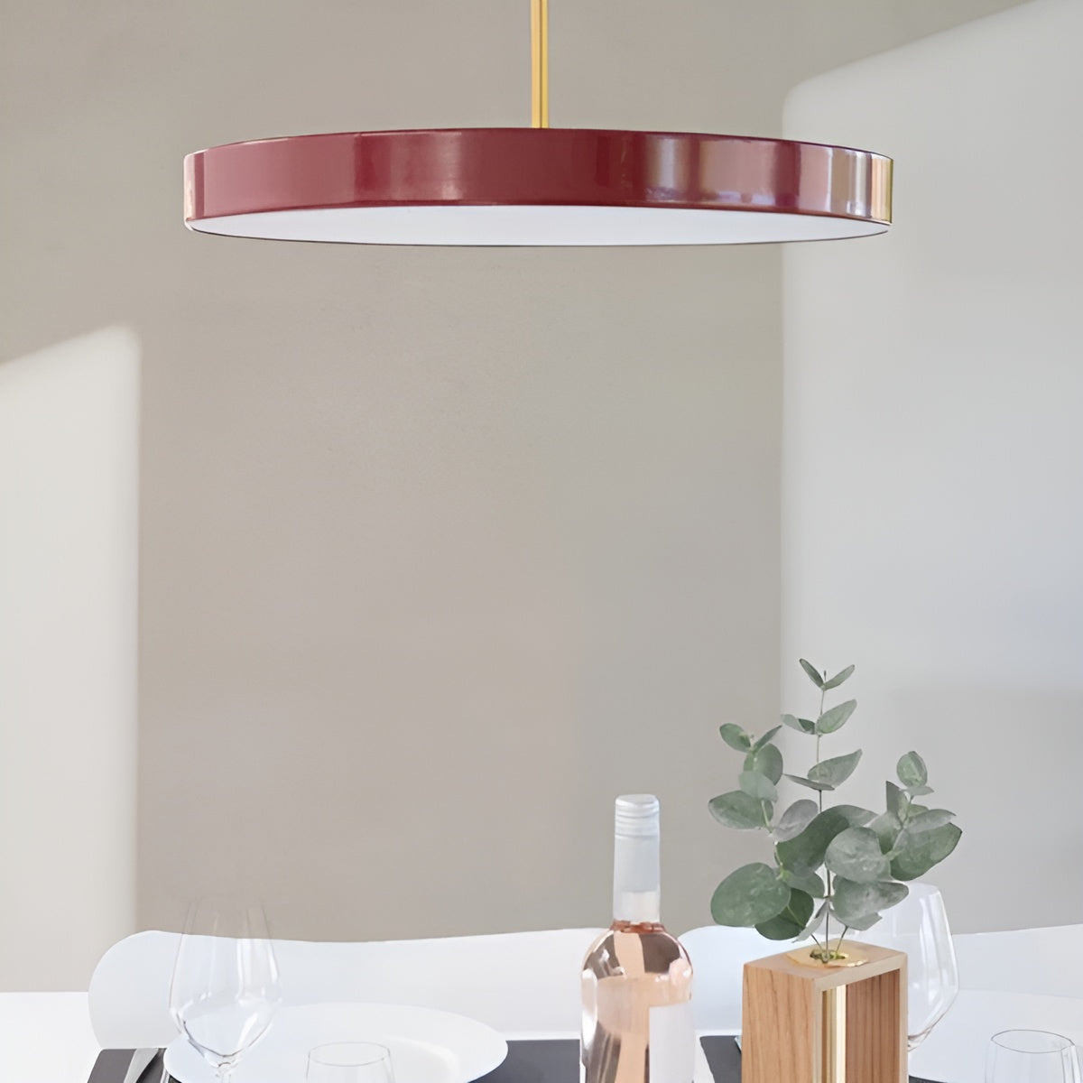 Závesná lampa ASTERIA PLUS bordová so zlatým prvkom