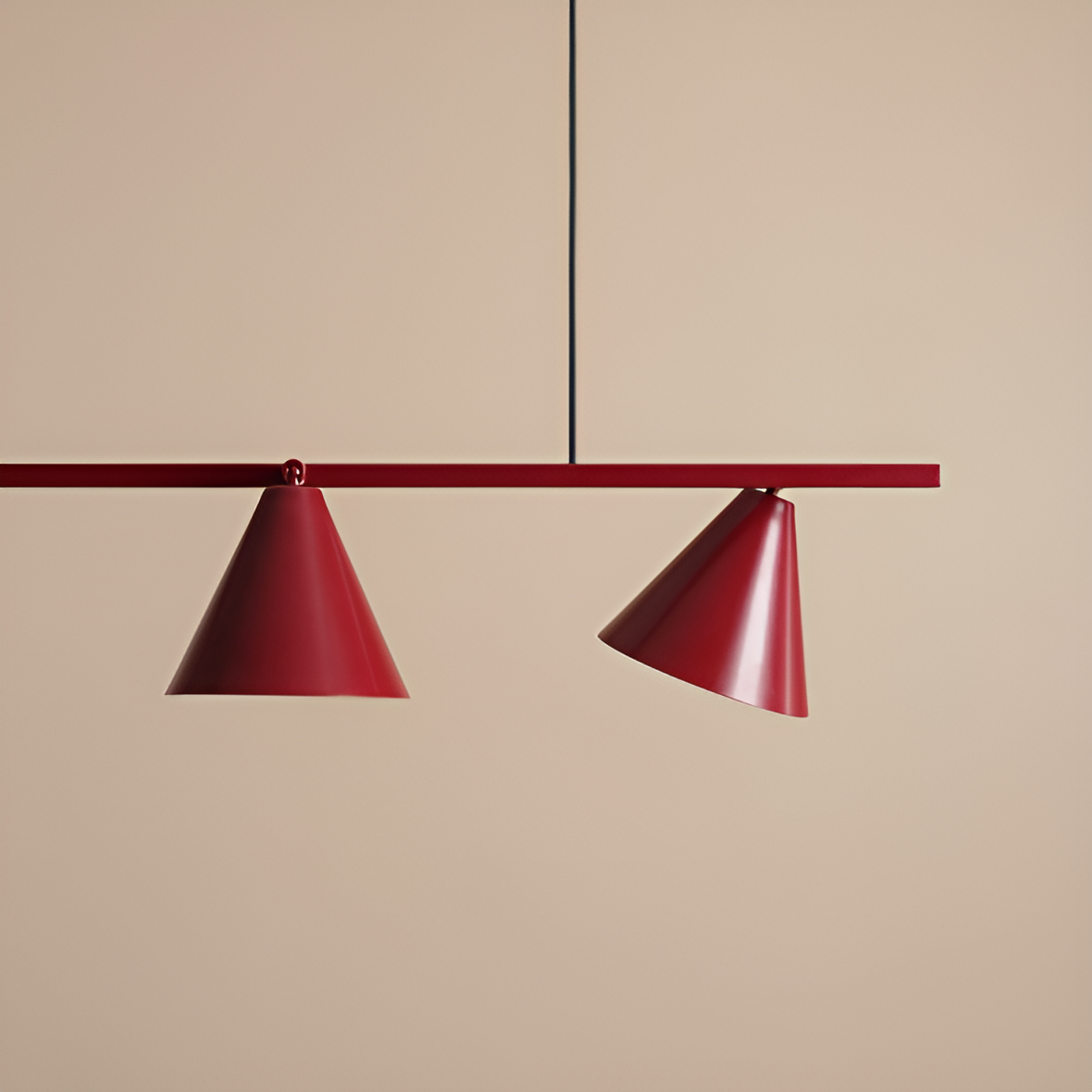Závesná lampa FORM QUATRO bordová