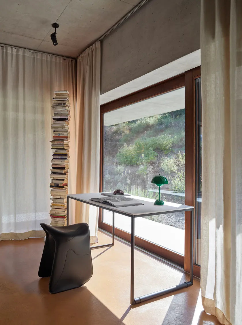 Písací stôl MACIS čierny