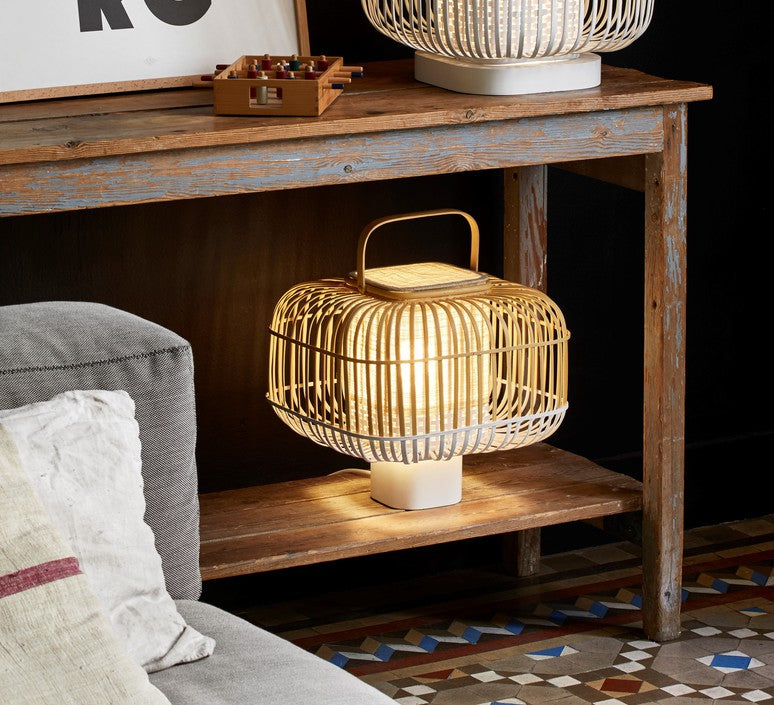 Štvorcová stolná lampa BAMBOO biela