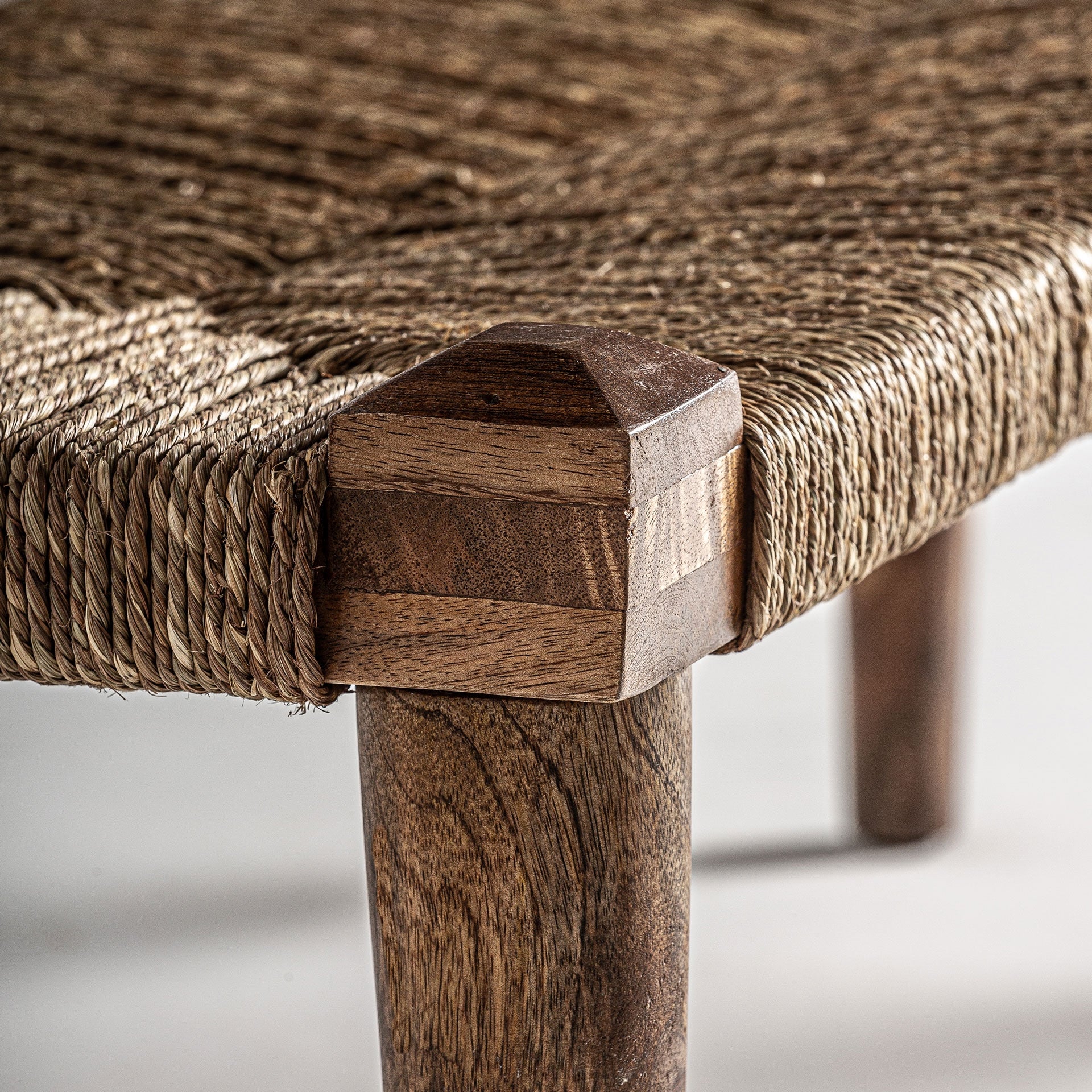 TASSAROLO Bench in Mango Wood with Jute Seat
