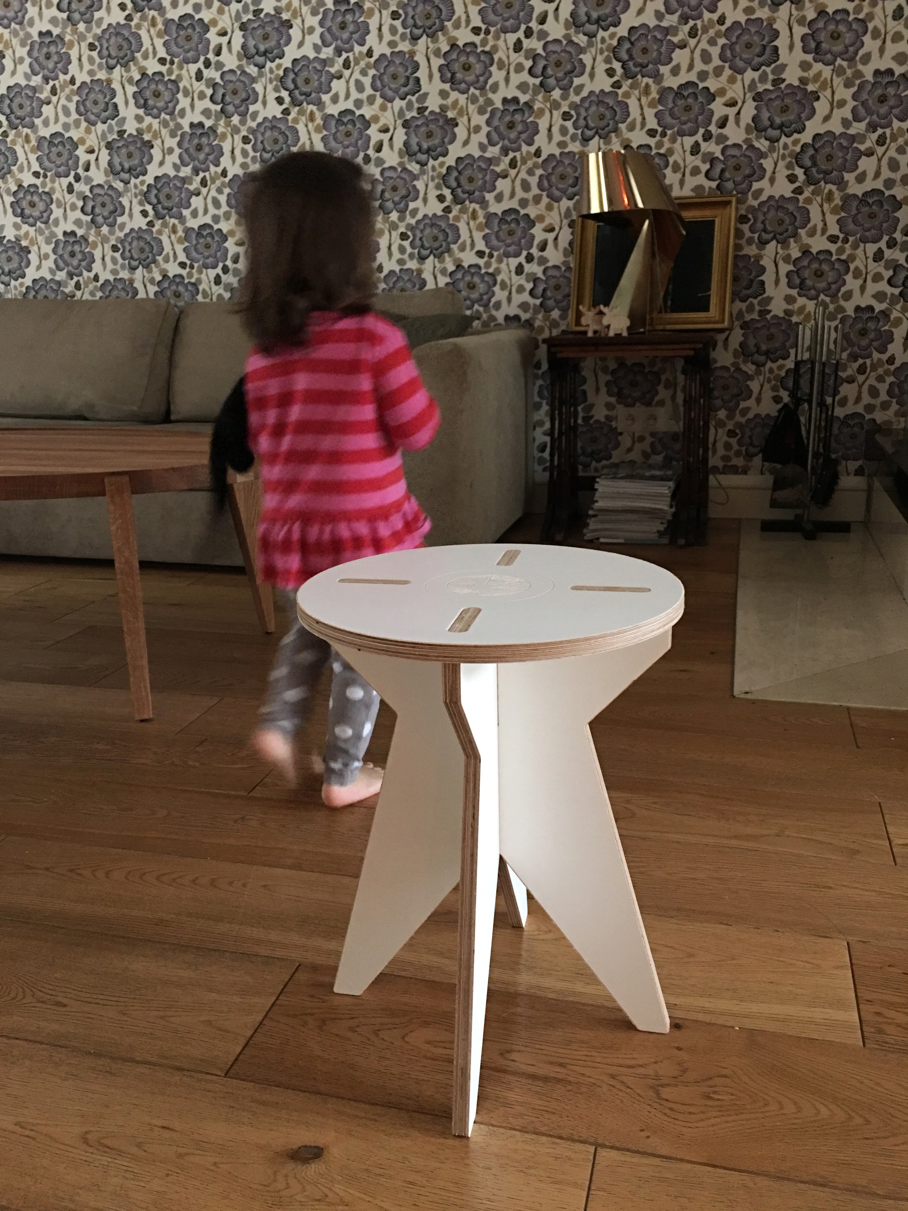 Biely stoliček ST STOOL