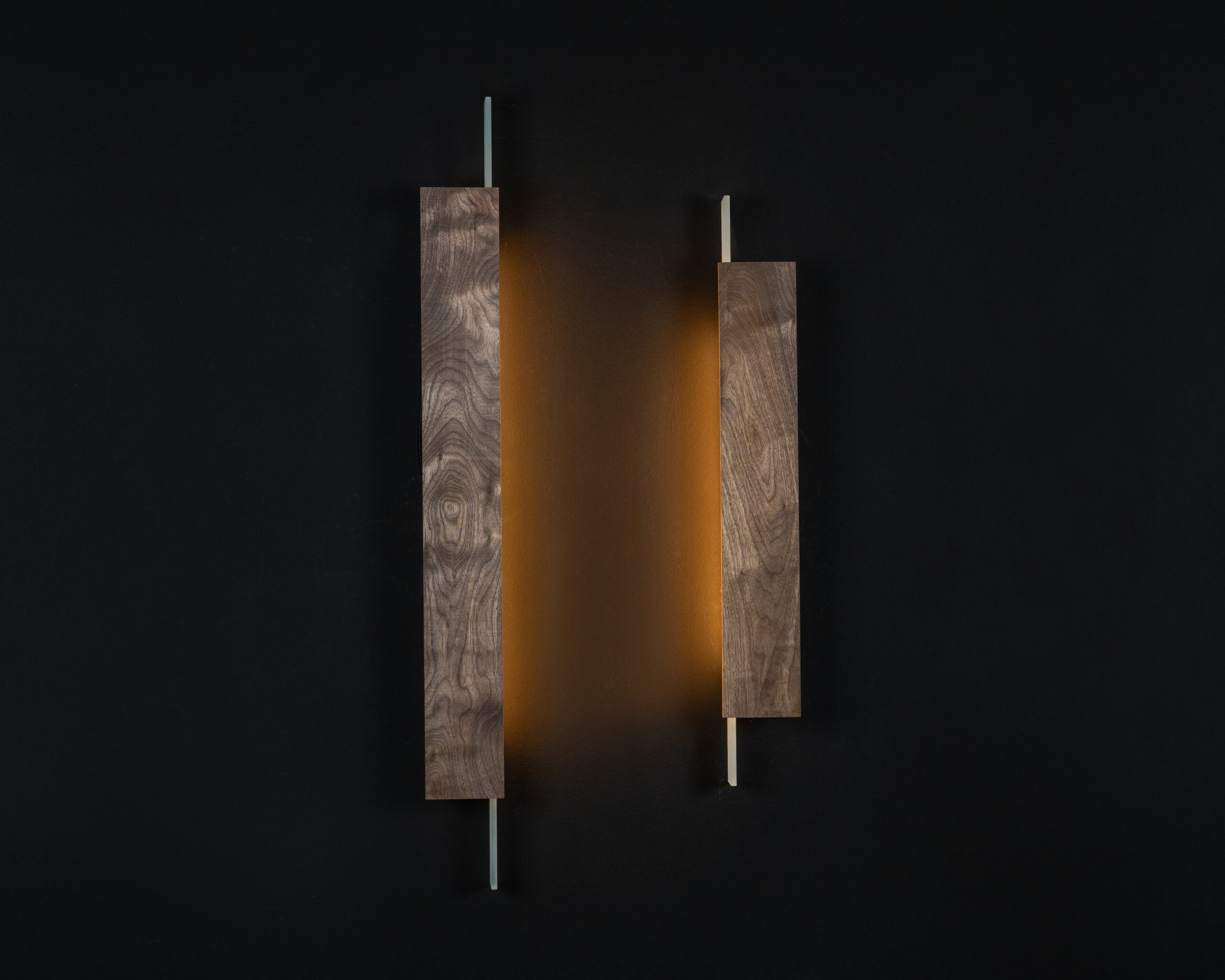 BLAZE wall lamp walnut wood