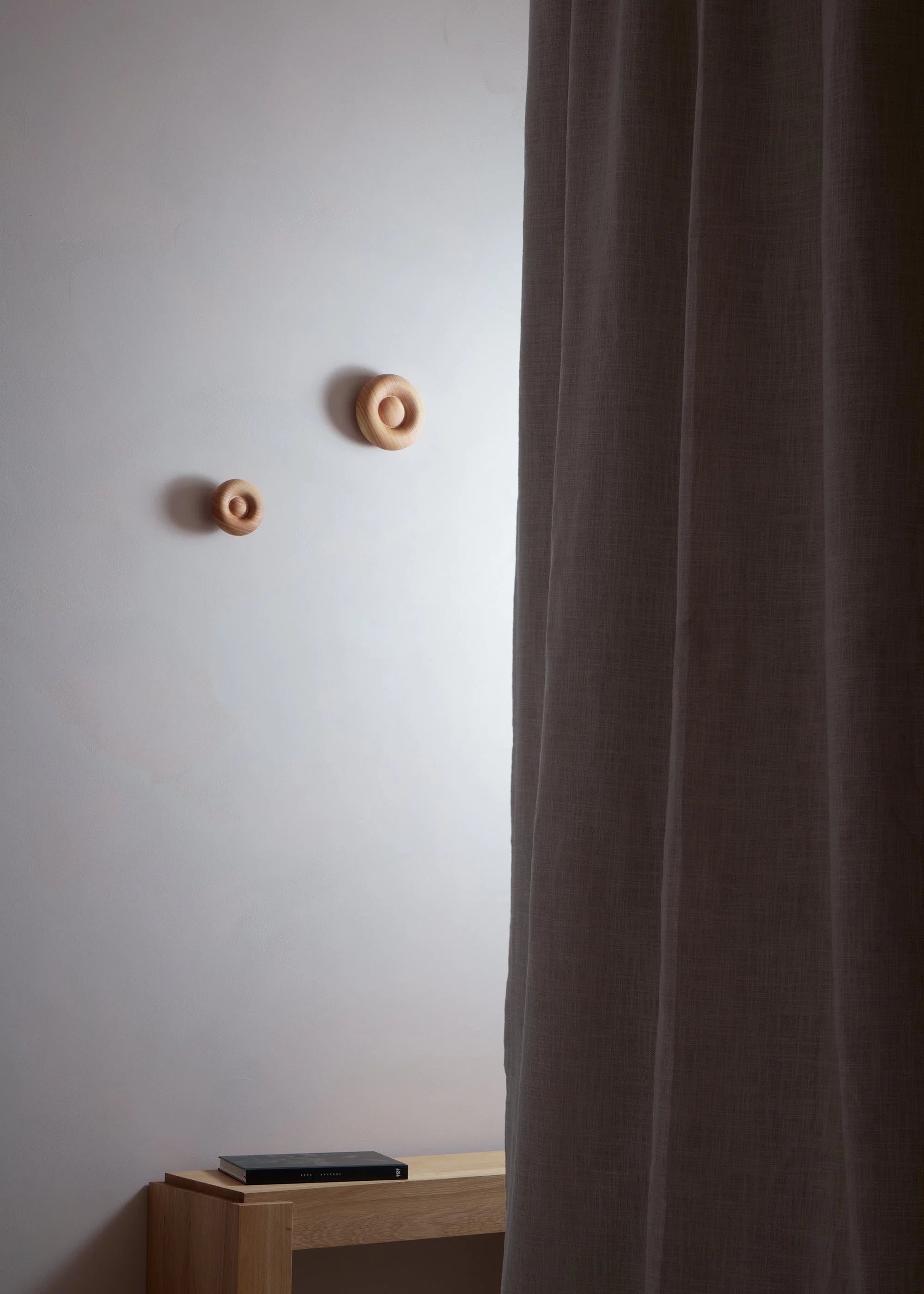 Wall hanger BLOP ash wood