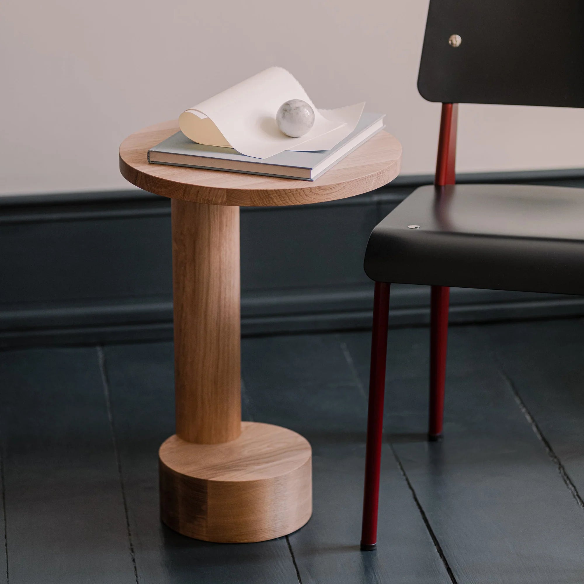 BOLD Side Table Dark Oak Wood