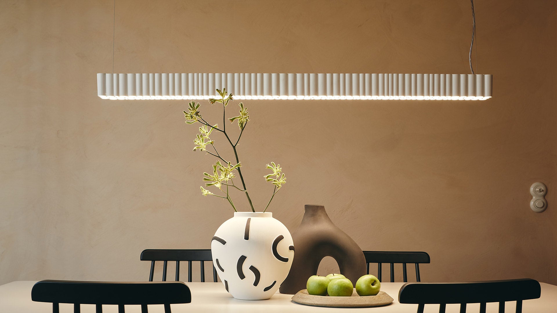 Závesná lampa CALIPSO LINEAR biela