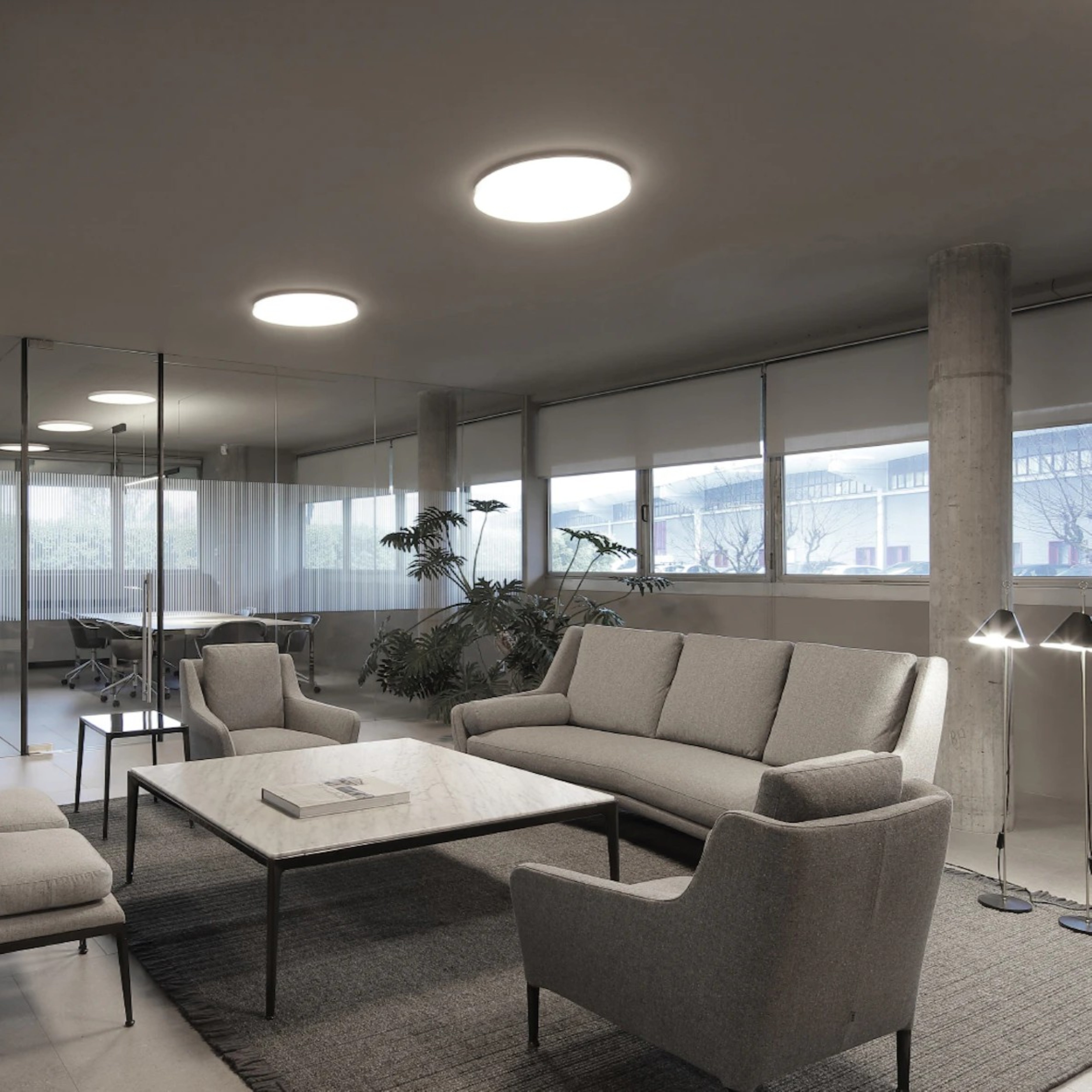 Stropná lampa CLARA s chrómovým povrchom