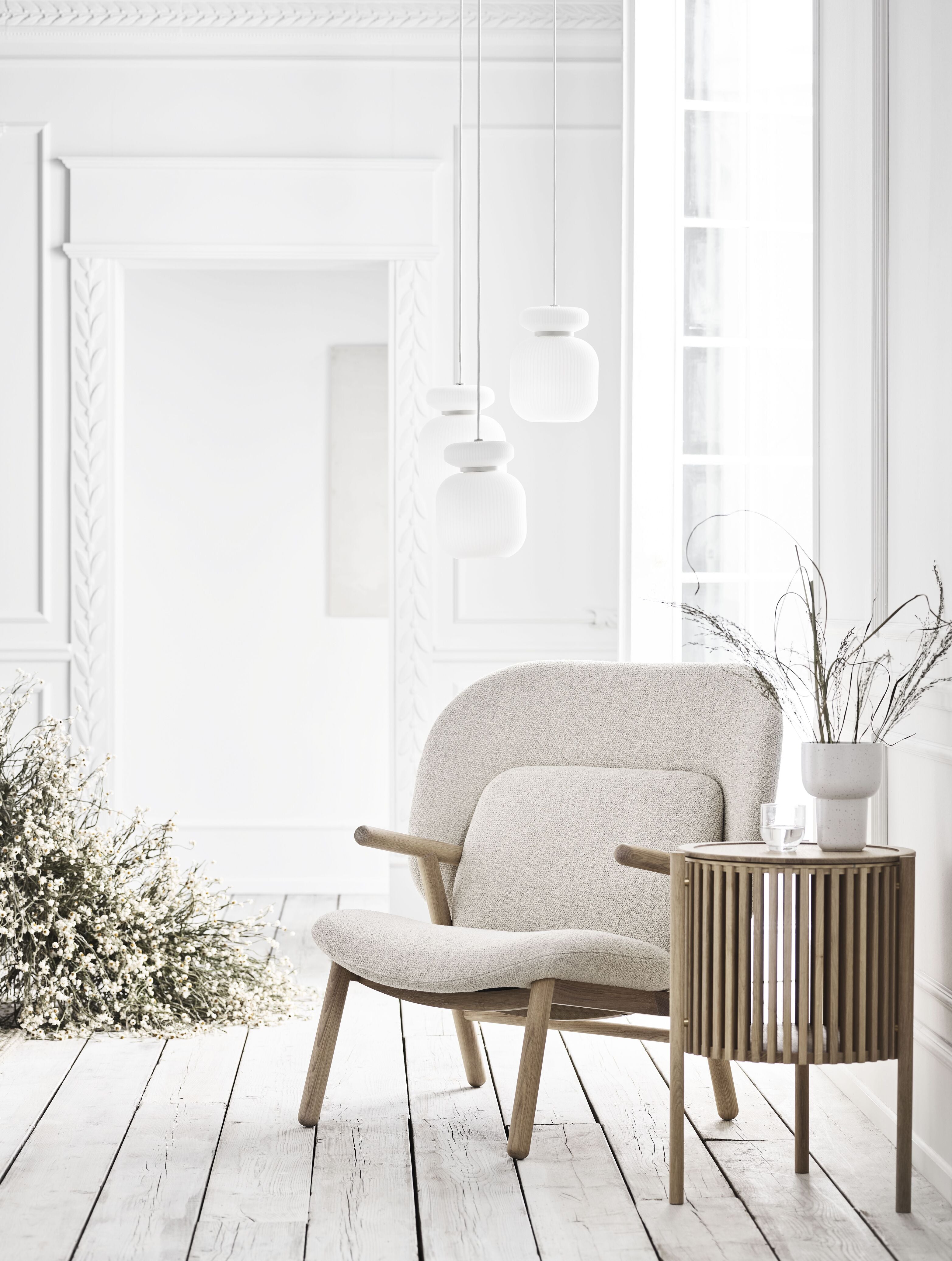 Kreslo s opierkou hlavy COSH, základňa z dubového dreva