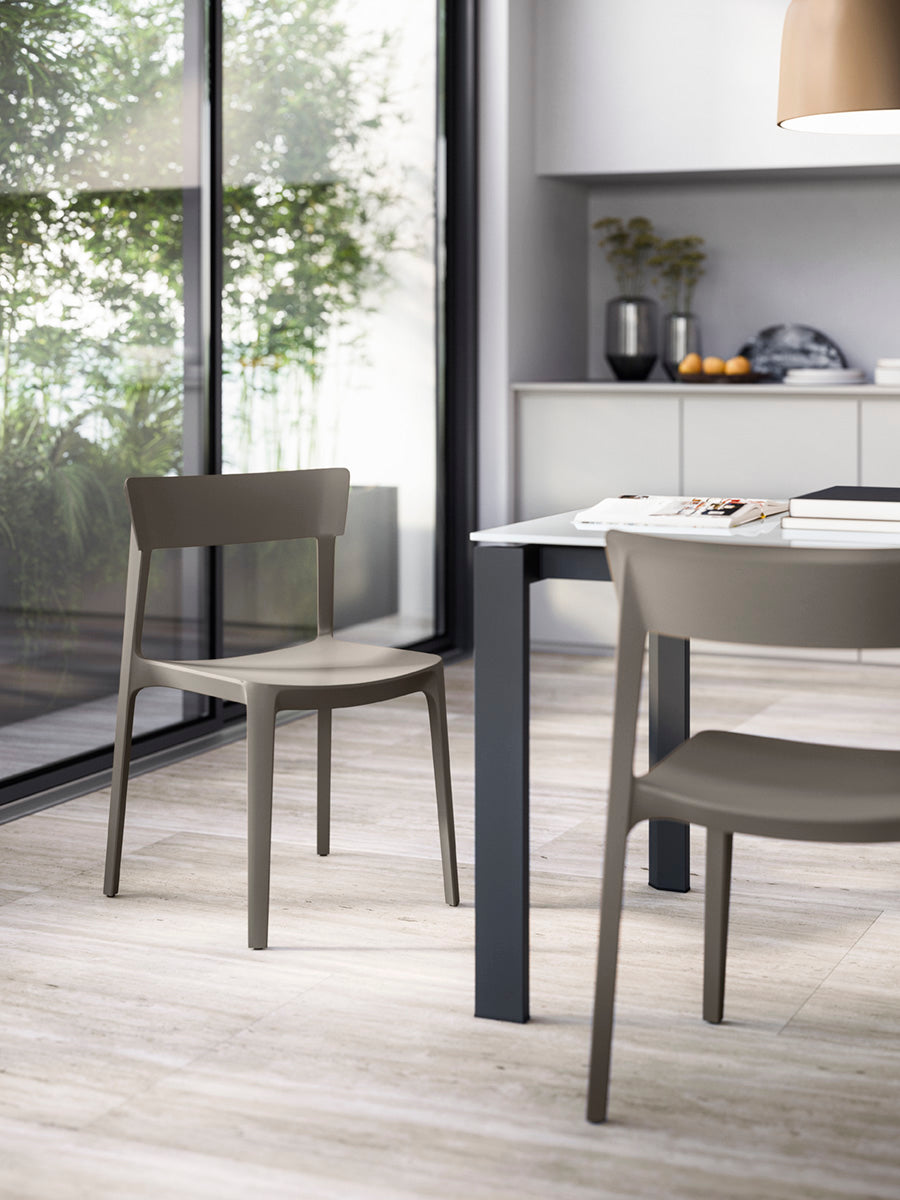 Stolička SKIN biela