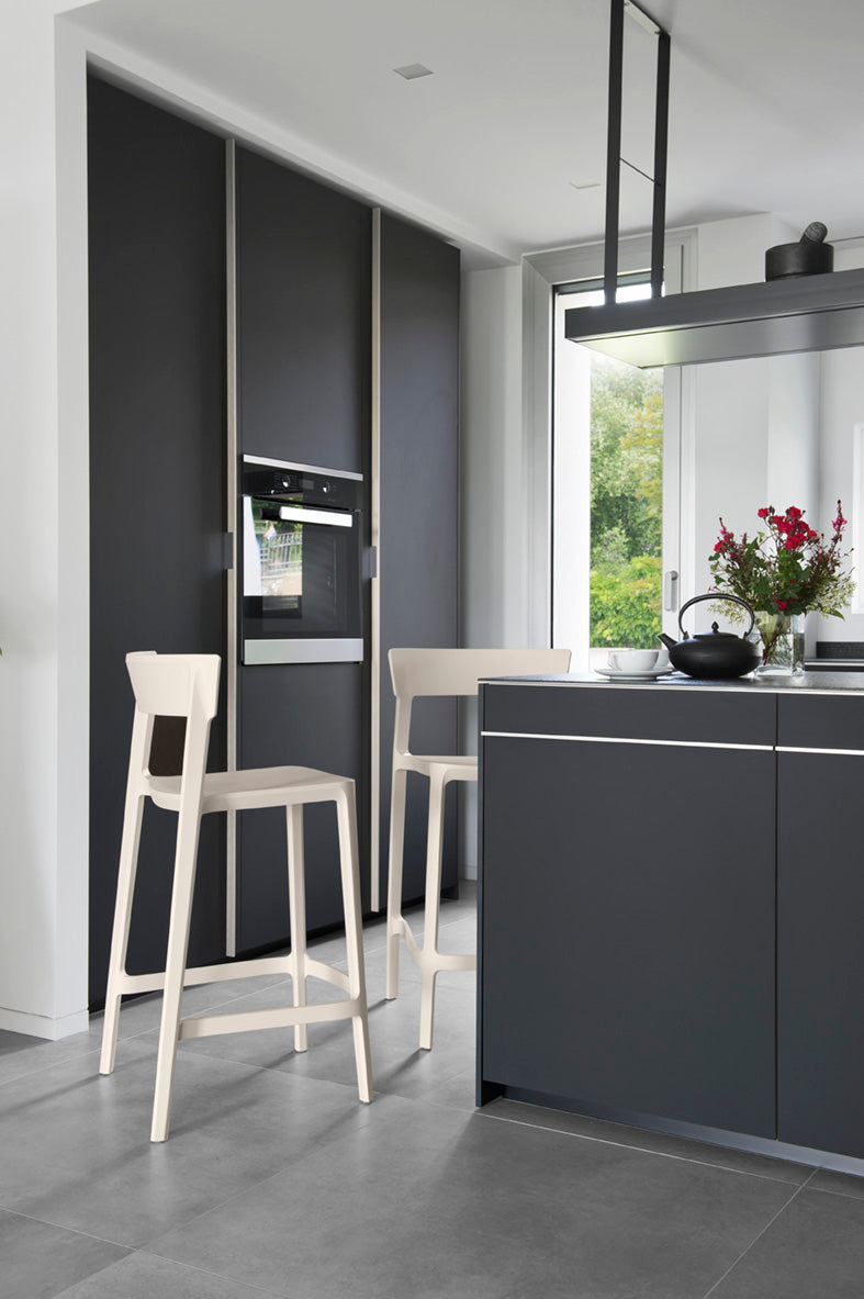 Barová stolička SKIN biela