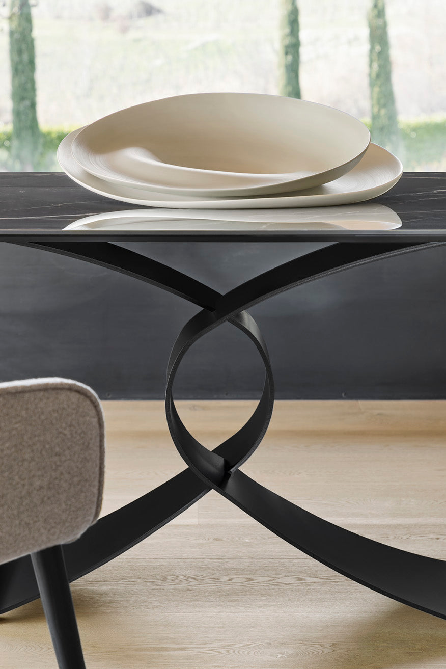 BREEZE table with a white top and black base