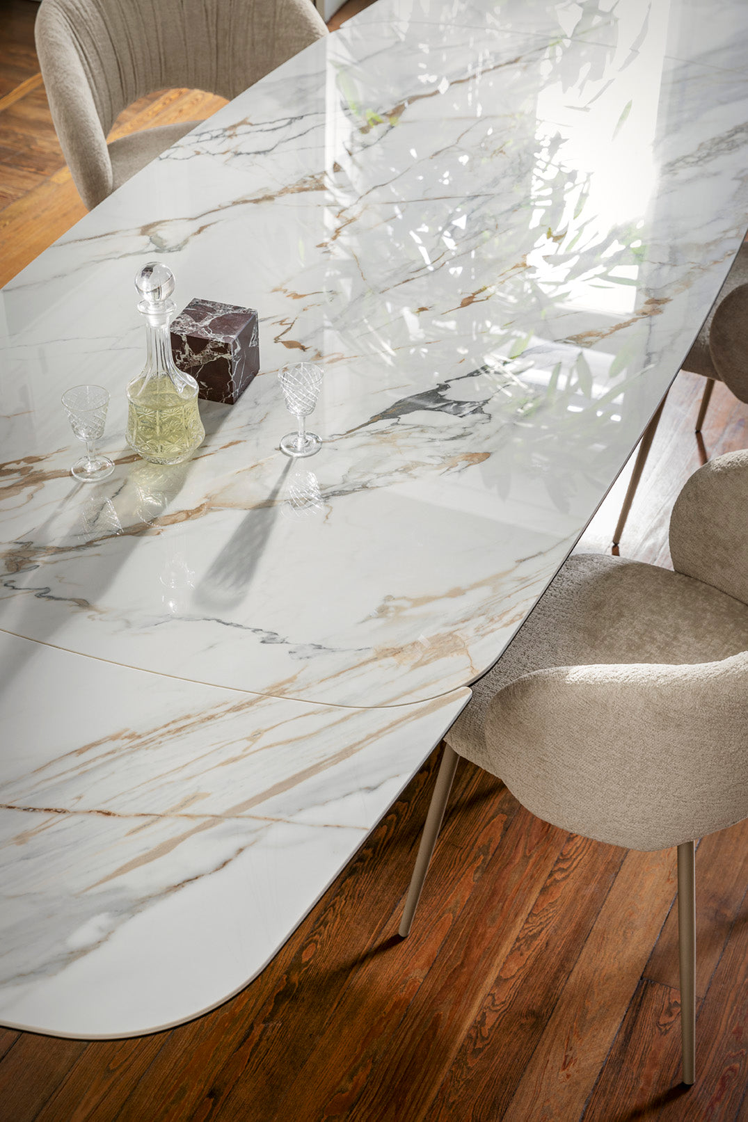 Rozkladací stôl TWINS s béžovou doskou a béžovým podstavcom