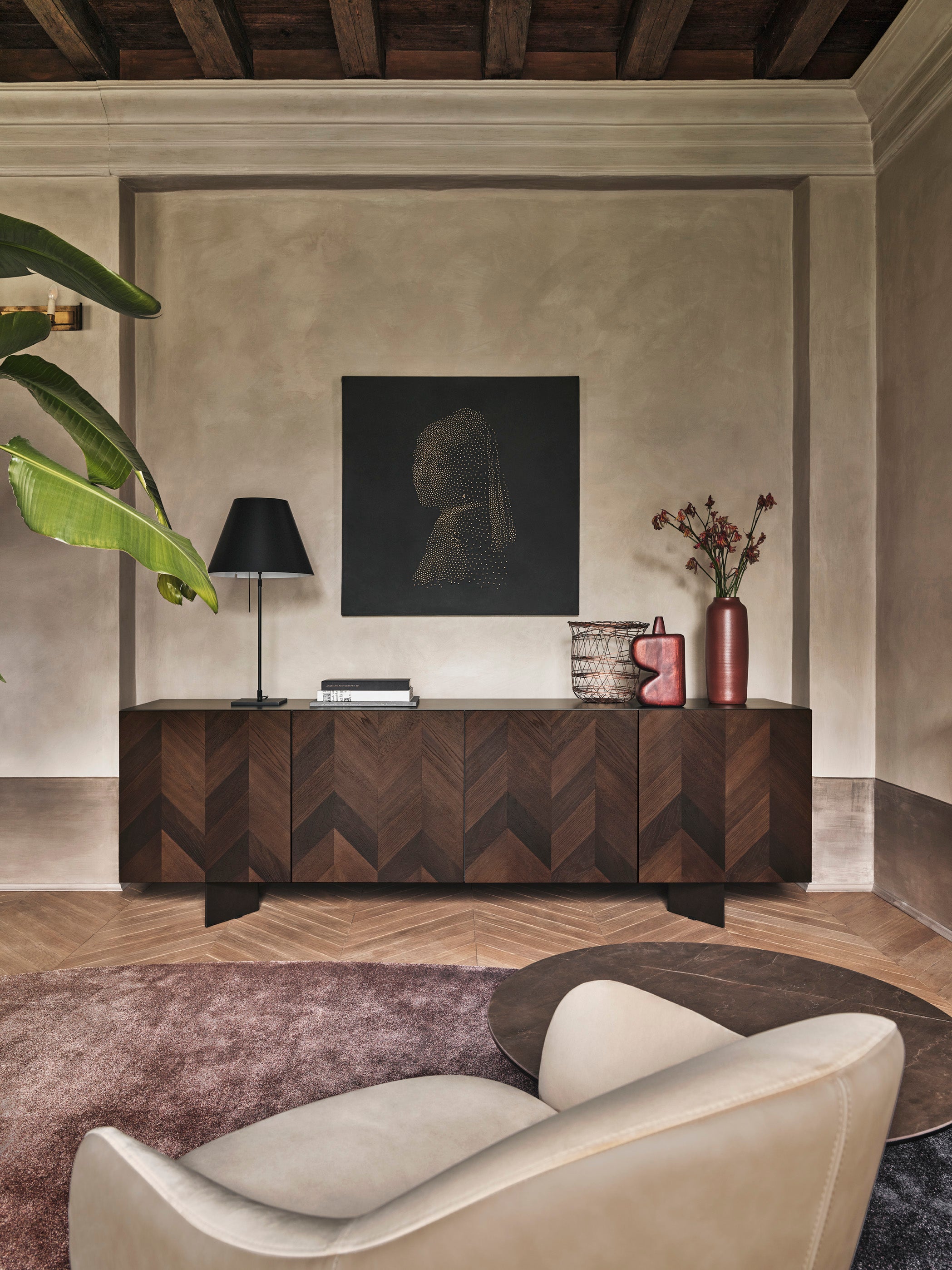 Chest of drawers in walnut wood