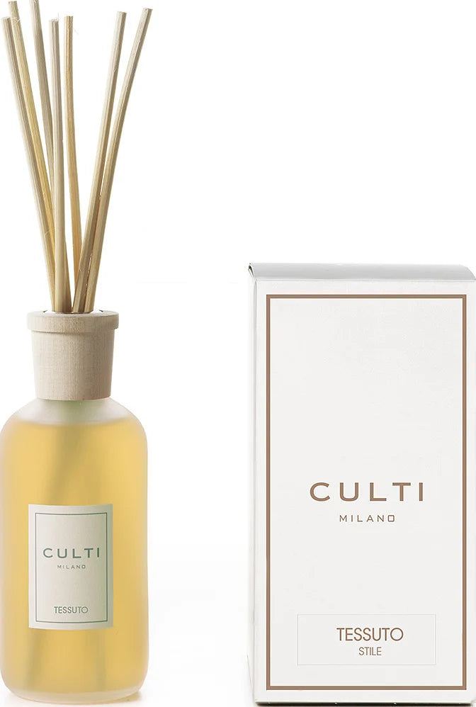 STILE - TESSUTO Scent Diffuser with notes of blackcurrant leaves, cotton flowers, jasmine, and white musk.