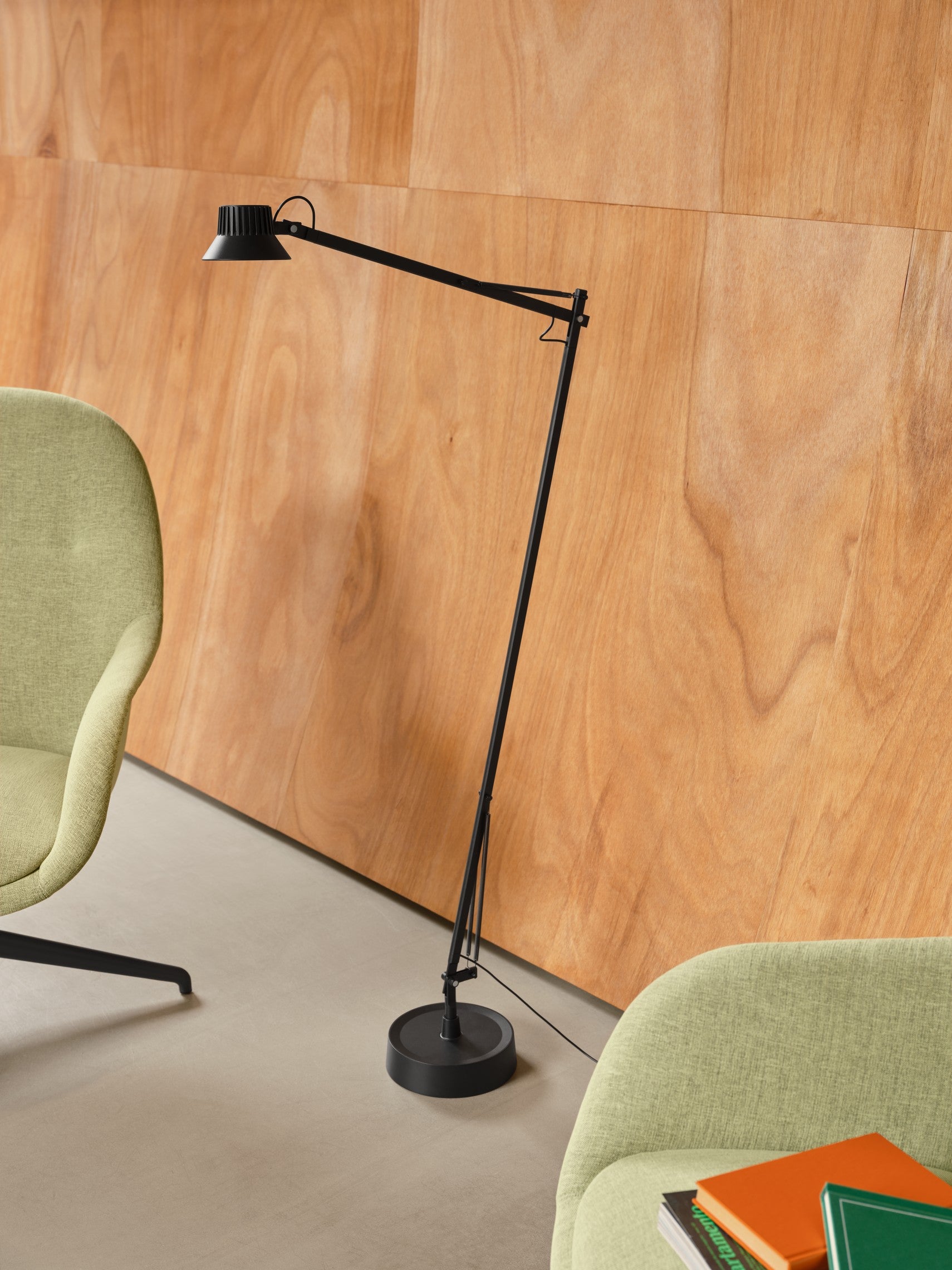 Adjustable reading floor lamp DEDICATE black