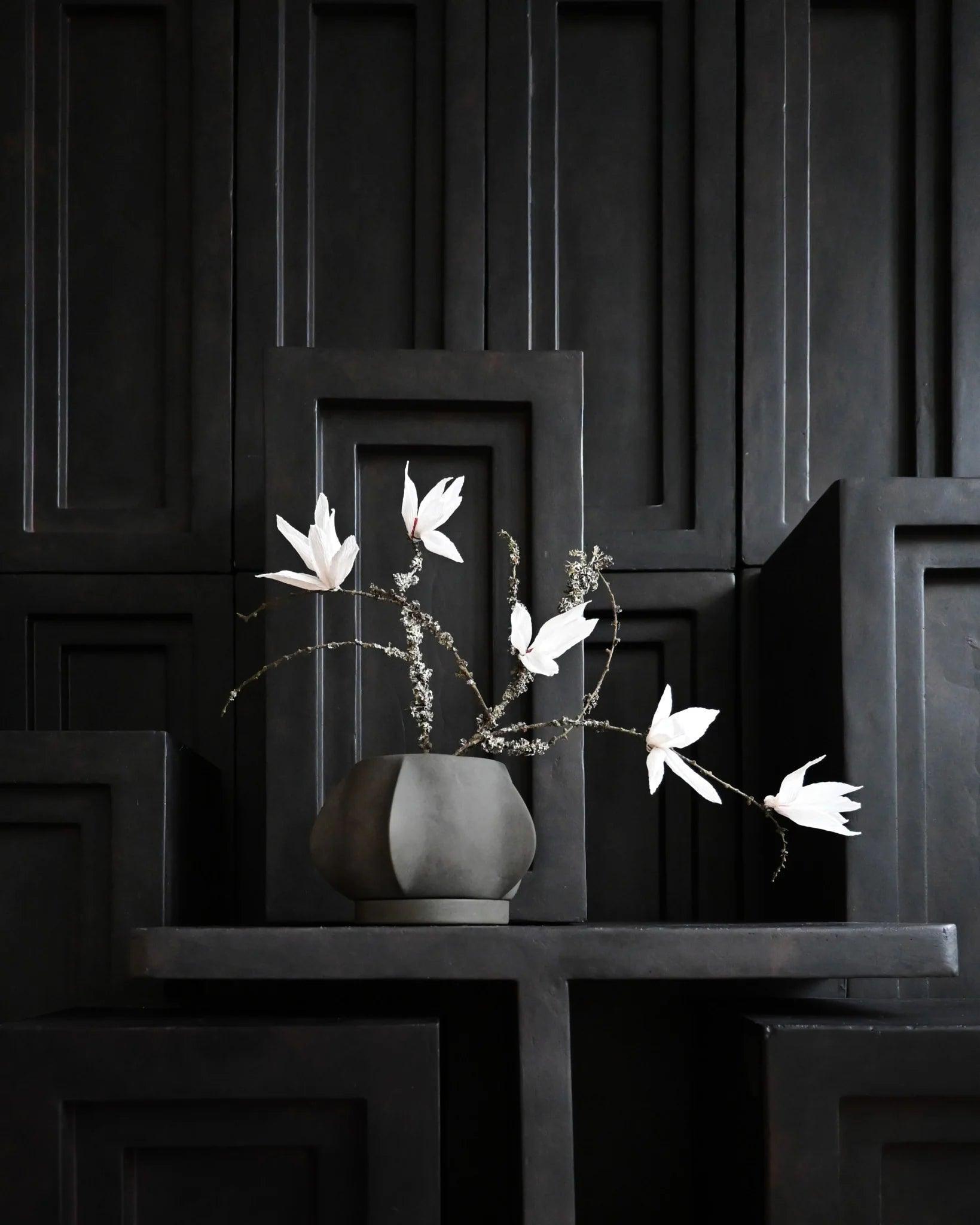 Doniczka ARKET ciemnoszary 101 Copenhagen Eye on Design