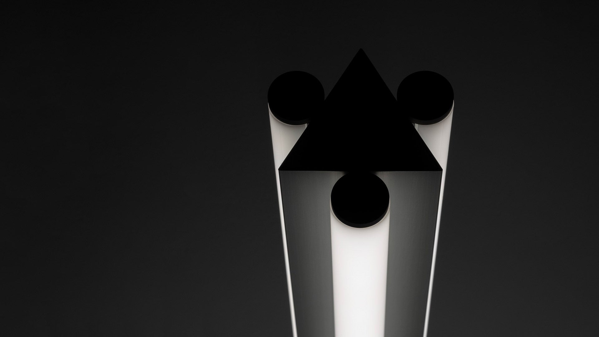 Závesná lampa DREISPITZ HORIZONTAL čierna