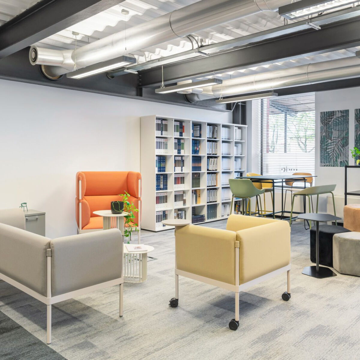 Basalto metal coffee table