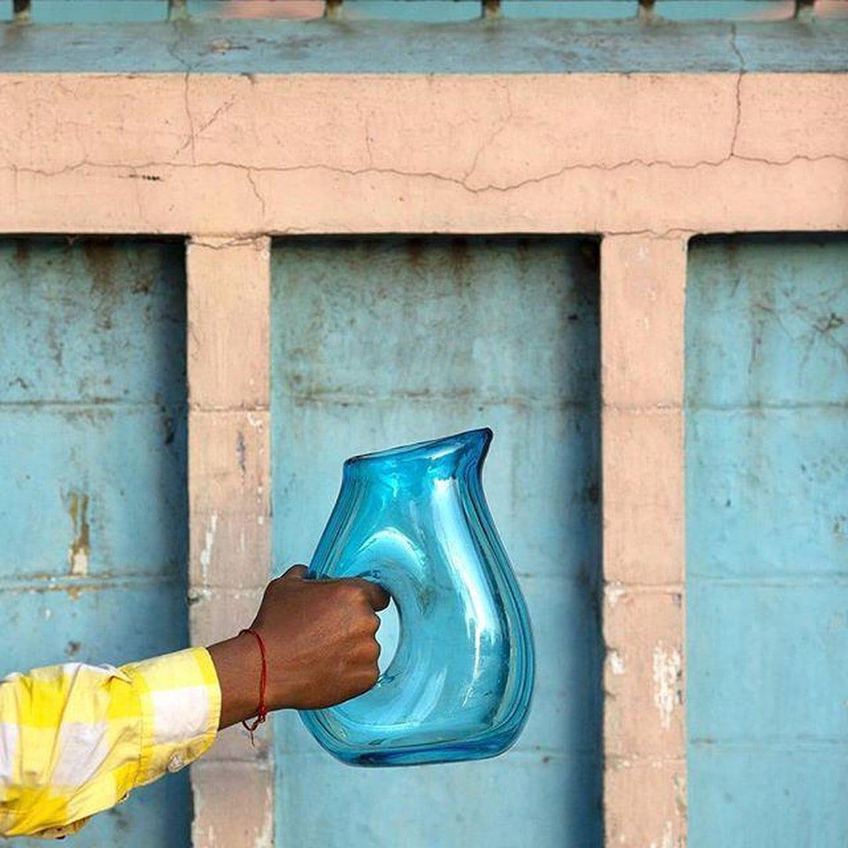 Dzbanek JUG WITH HOLE turkusowy Pols Potten Eye on Design