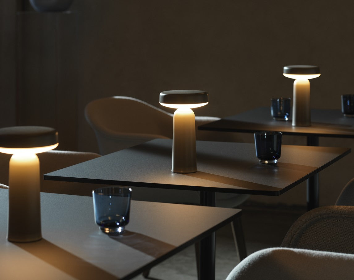 Prenosná vonkajšia lampa EASE taupe