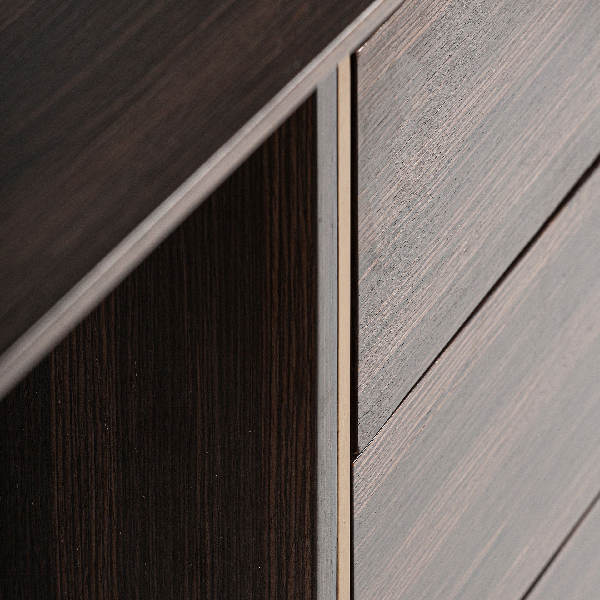CHEB desk in pine wood with a gold base