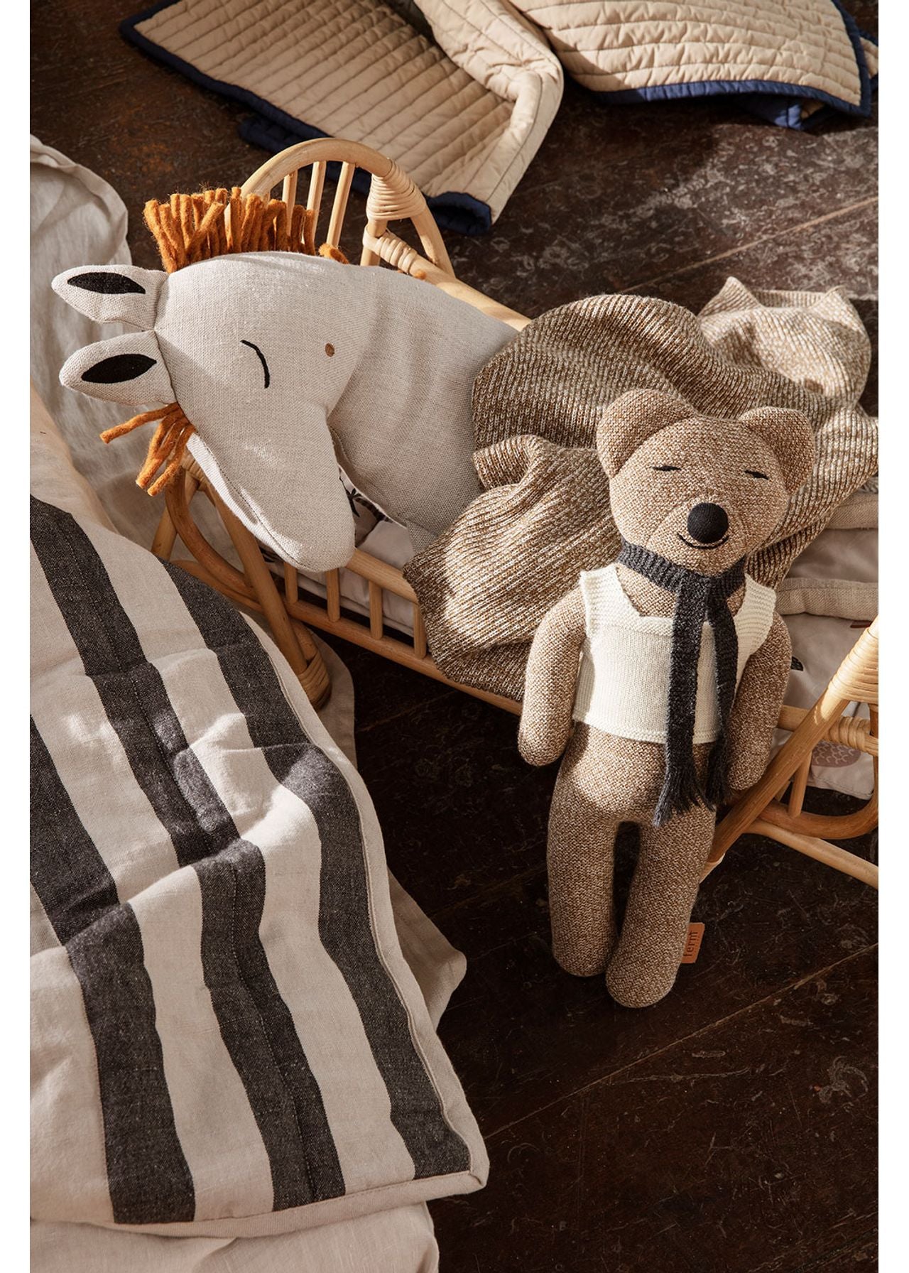 Prehoz GRAND pieskový s čiernymi pruhmi