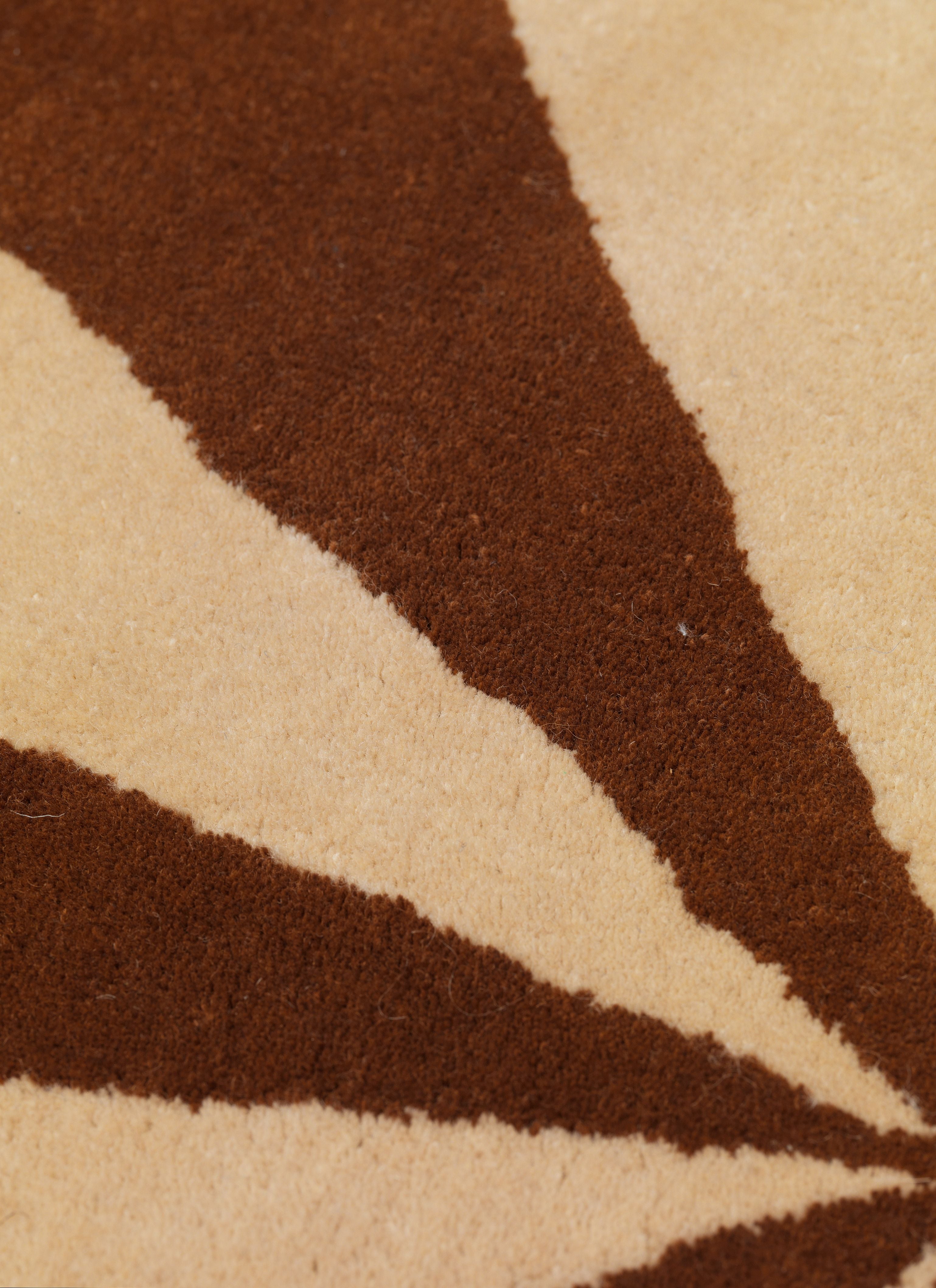 ARCH round rug in brick with dark beige