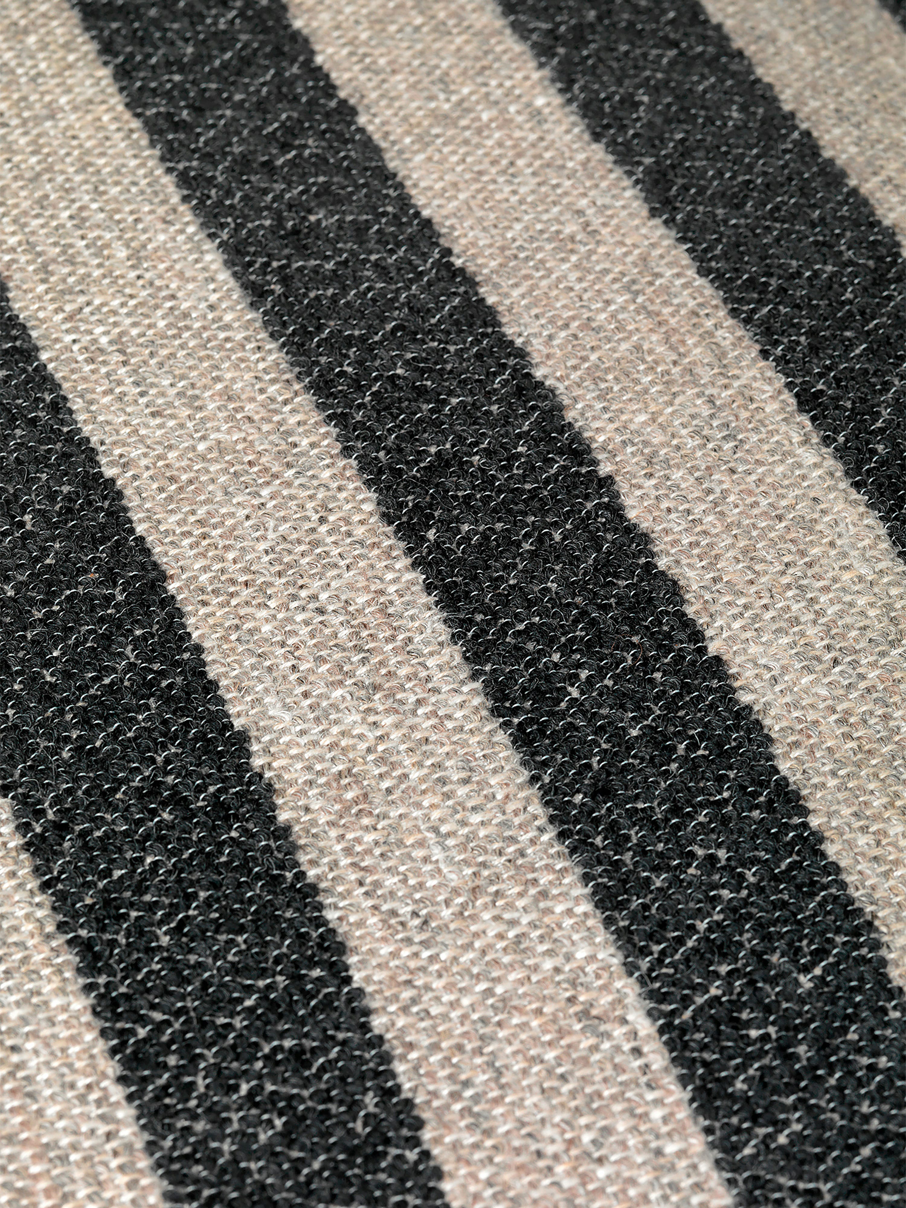 Pohovka 2-osobová RICO Louisiana čierno-biela